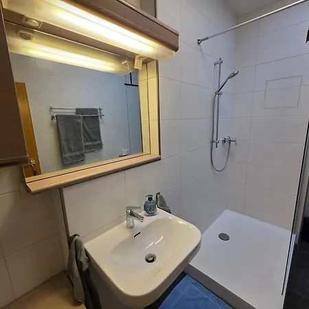 76m2 - 2 Raum In Zittauer Stadtzentrum Innenstadt Innenring Lage - Wohnen Auf Zeit In 齐陶