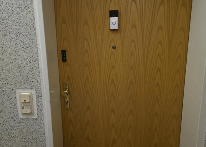 76m2 - 2 Raum In Zittauer Stadtzentrum Innenstadt Innenring Lage - Wohnen Auf Zeit In *