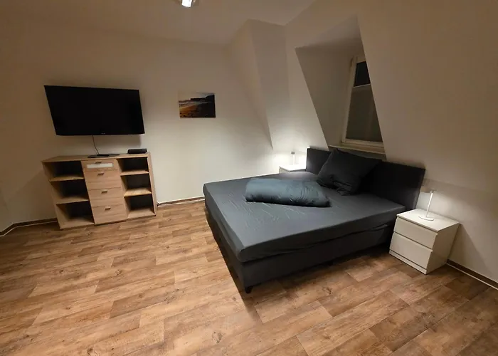 76m2 - 2 Raum In Zittauer Stadtzentrum Innenstadt Innenring Lage - Wohnen Auf Zeit In 公寓